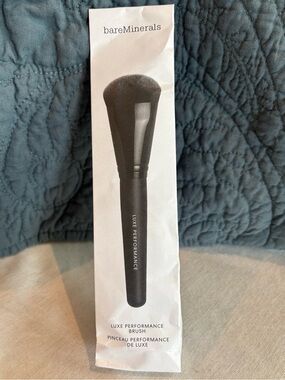 bareMinerals Luxe Performance Foundation Brush Vegan Makeup Brush NEW